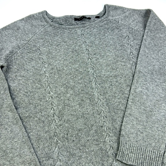 Cyrus Oversized Heather Gray Sweater. Hi-Lo Hem. Size Large. - Picture 3 of 12